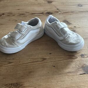 White toddler Vans Velcro size 5